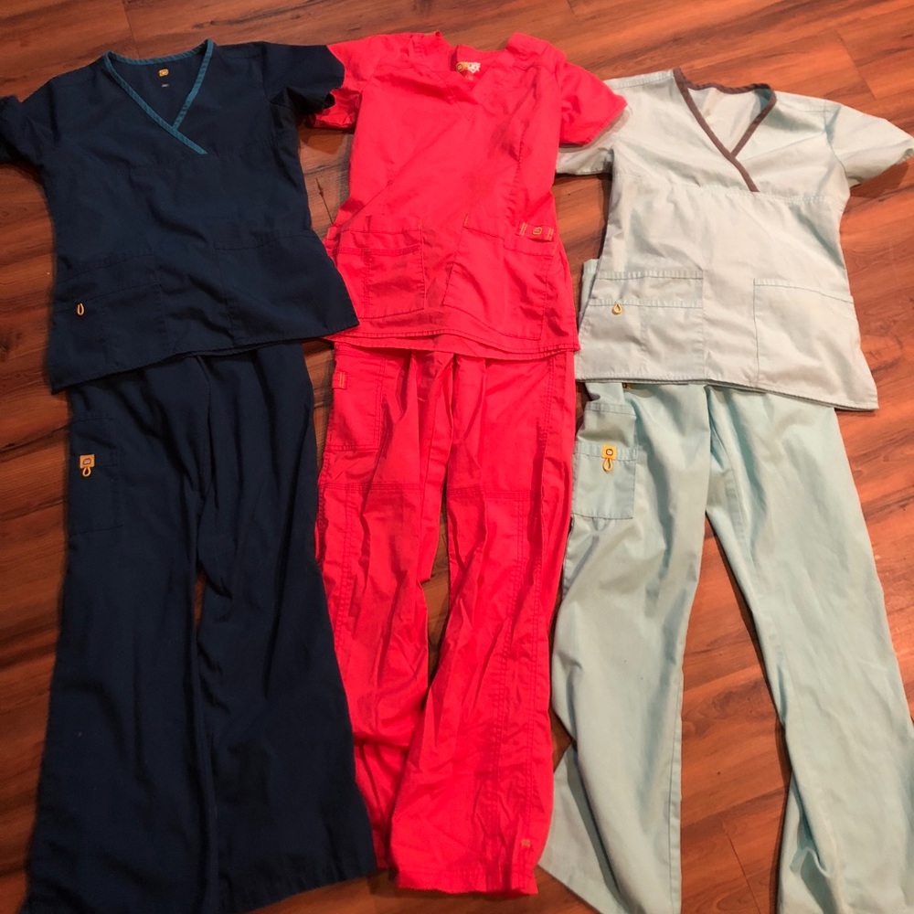 WonderWink Scrubs XXS tops / XXS bottoms